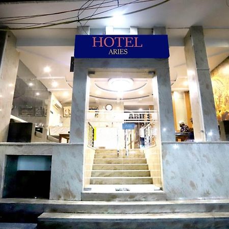 Hotel Aries Nueva Delhi Exterior foto