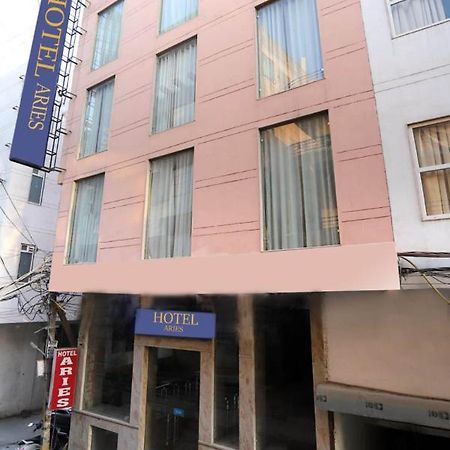 Hotel Aries Nueva Delhi Exterior foto