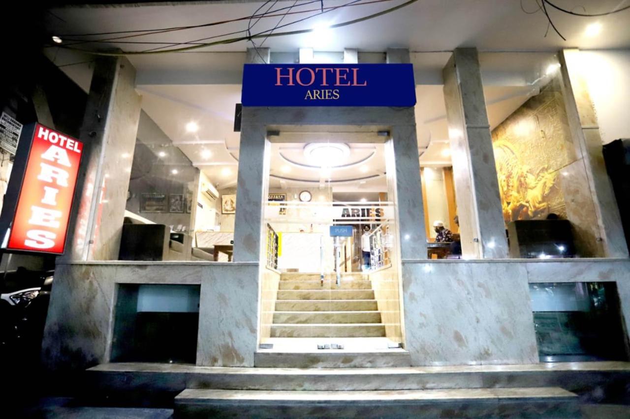 Hotel Aries Nueva Delhi Exterior foto