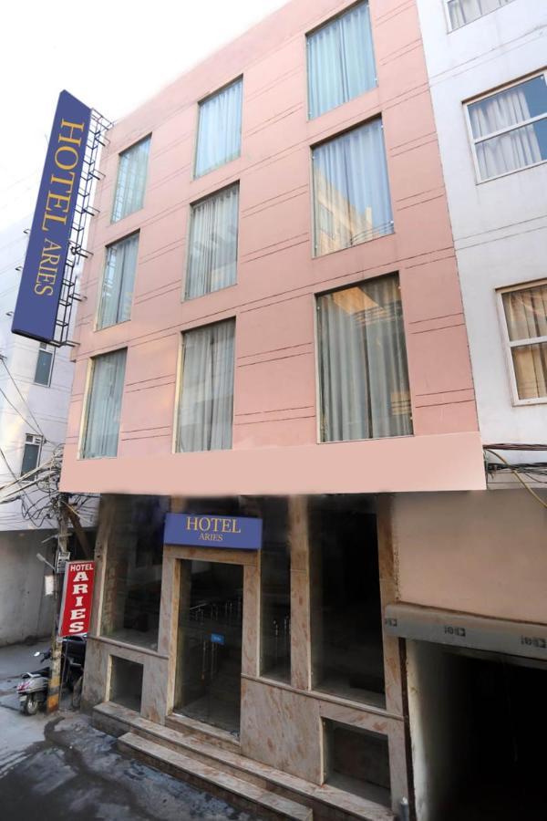 Hotel Aries Nueva Delhi Exterior foto