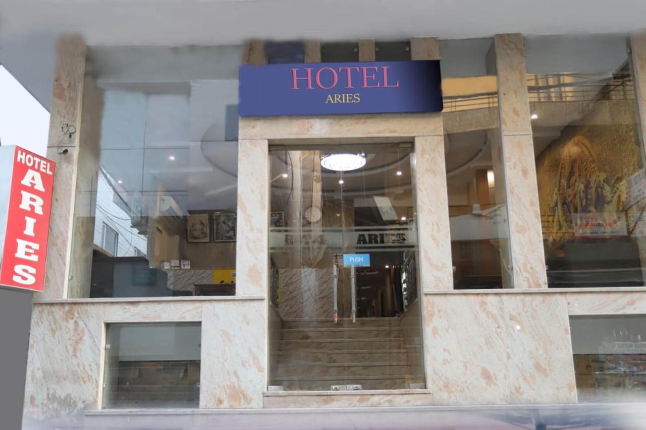 Hotel Aries Nueva Delhi Exterior foto