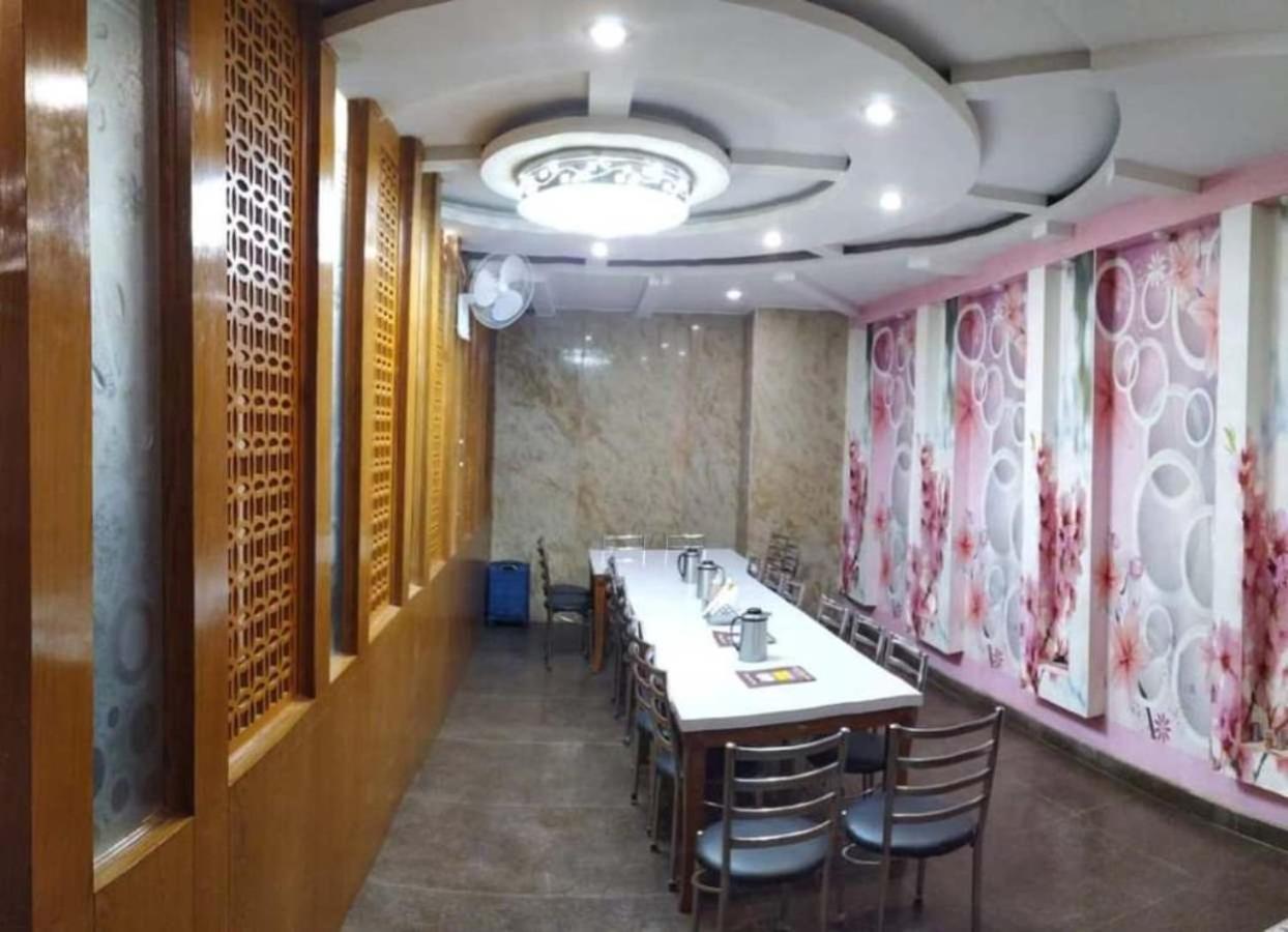 Hotel Aries Nueva Delhi Exterior foto