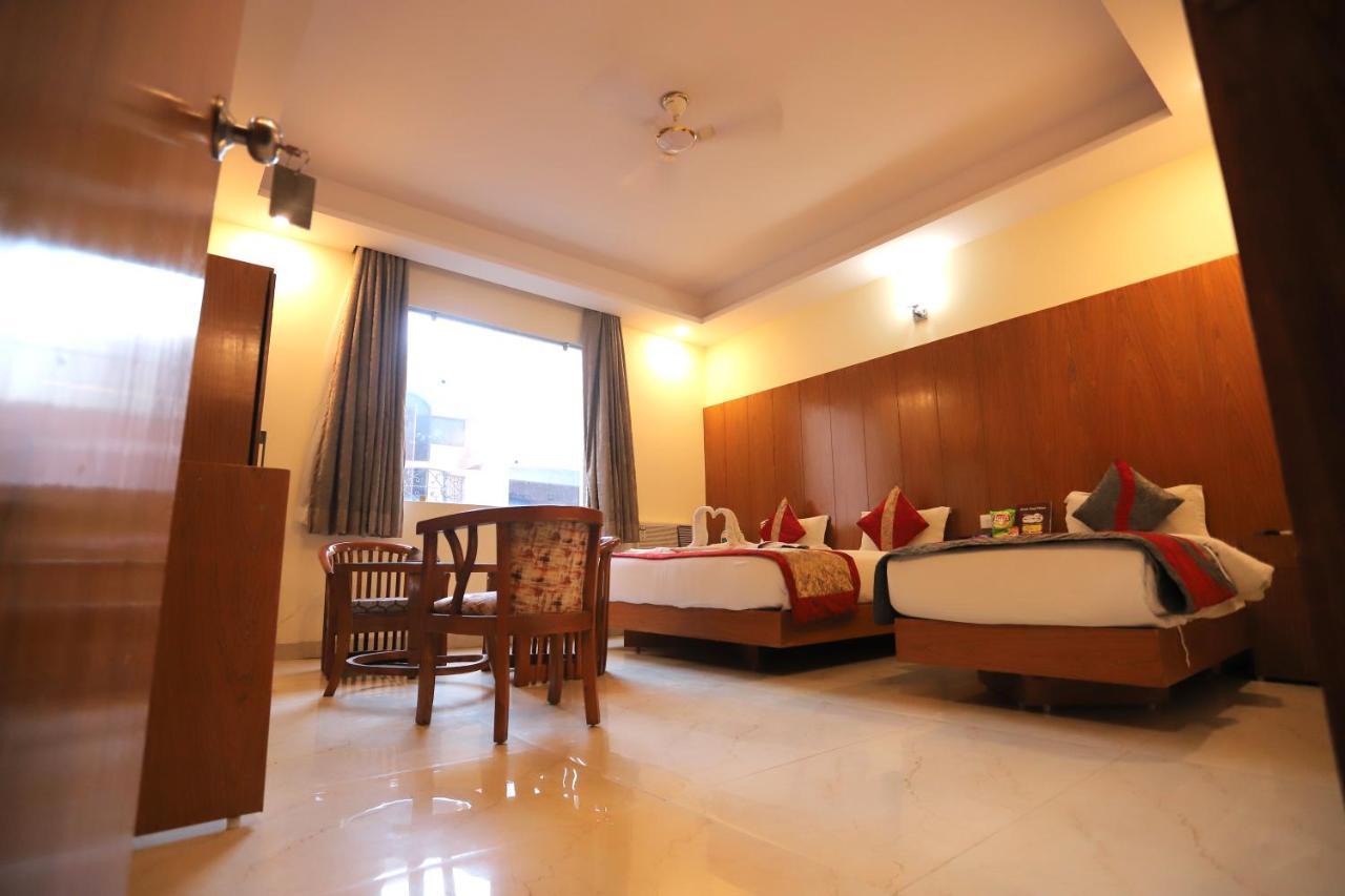 Hotel Aries Nueva Delhi Exterior foto