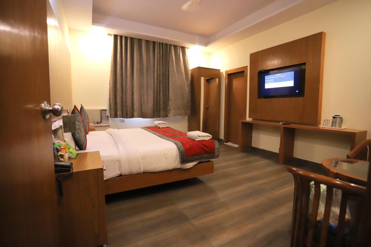 Hotel Aries Nueva Delhi Exterior foto